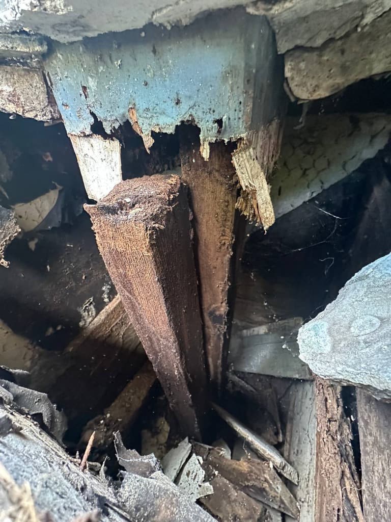 Load-Bearing Porch Column & Beam Restoration — Historic Pasadena Home — photo 2