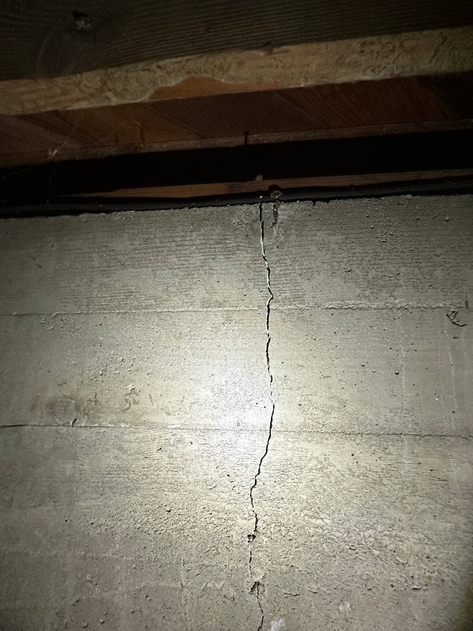 Foundation Crack Inspection — Stem Wall Cracks — photo 1